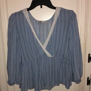 Super cute Hollister blouse